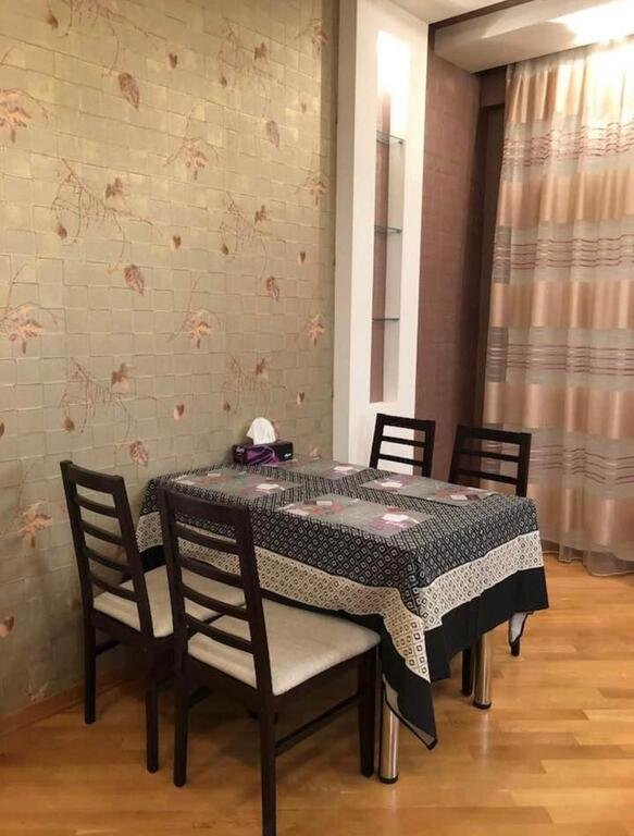 Kirayə verilir 3 otaqlı yeni tikili, 145 m², 28 May m.-9