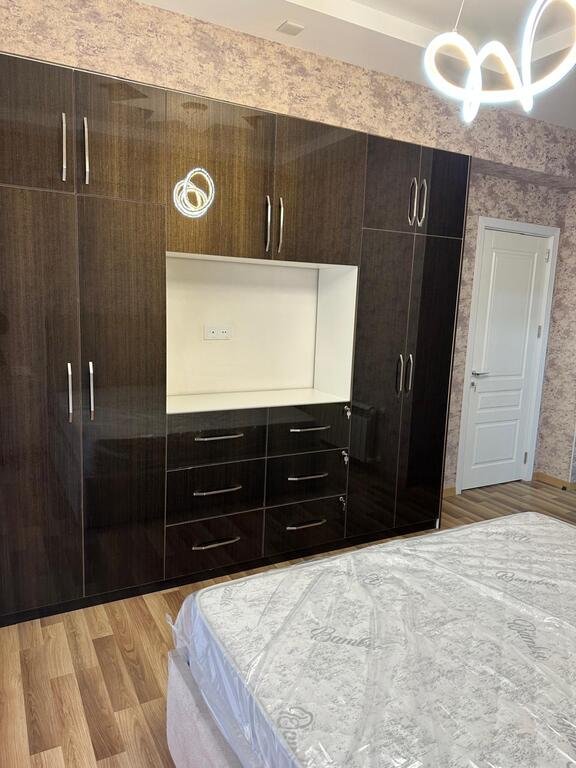 Kirayə verilir 3 otaqlı yeni tikili, 140 m², Elmlər Akademiyası m.-3