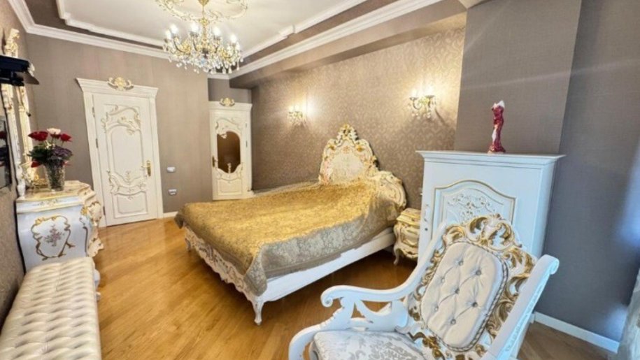 Satılır 3 otaqlı yeni tikili, 134 m², 28 May m.-1
