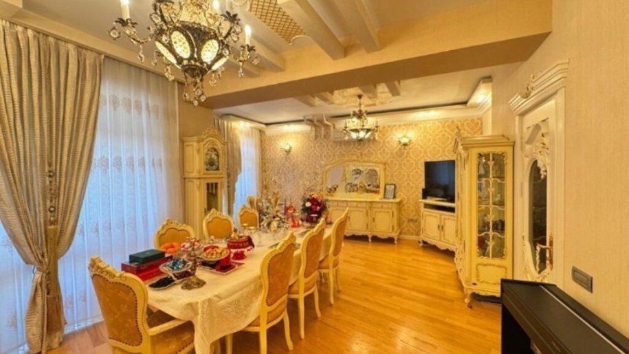 Satılır 3 otaqlı yeni tikili, 134 m², 28 May m.-3