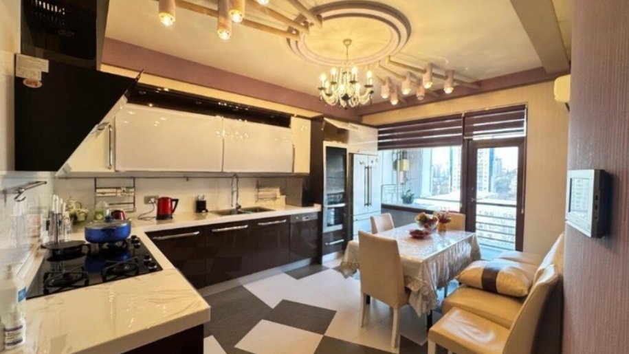 Satılır 3 otaqlı yeni tikili, 134 m², 28 May m.-5