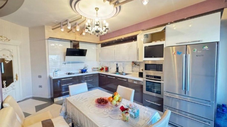 Satılır 3 otaqlı yeni tikili, 134 m², 28 May m.-6