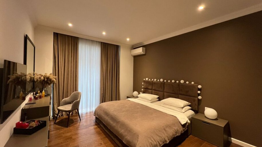 Satılır 3 otaqlı yeni tikili, 148 m², 8 noyabr-3