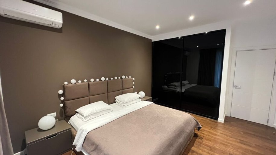 Satılır 3 otaqlı yeni tikili, 148 m², 8 noyabr-5