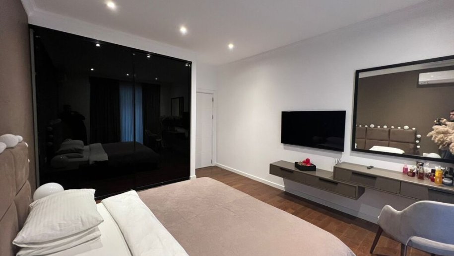 Satılır 3 otaqlı yeni tikili, 148 m², 8 noyabr-8