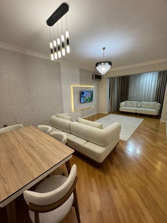 Satılır 2 otaqlı yeni tikili, 90 m², 8 noyabr-1