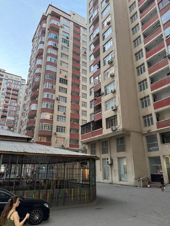 Satılır 3 otaqlı yeni tikili, 118 m², Qara Qarayev m.-7