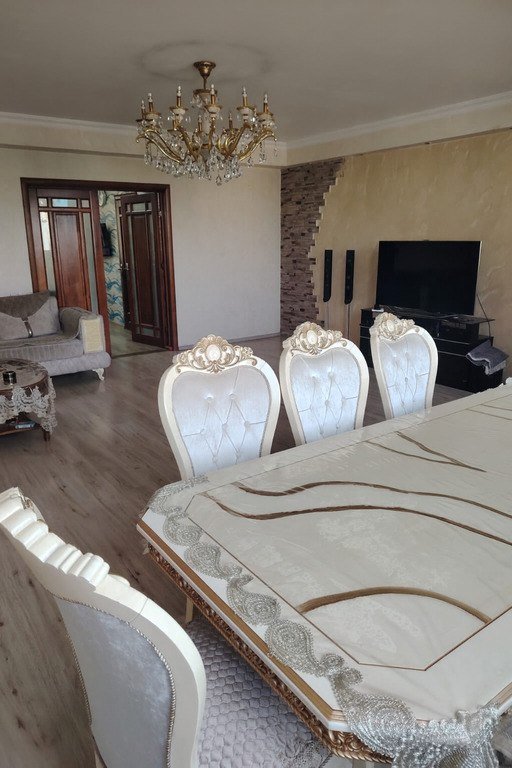 Satılır 4 otaqlı köhnə tikili, 120 m², Elmlər Akademiyası m.-2