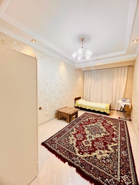 Kirayə verilir 3 otaqlı yeni tikili, 150 m², İnşaatçılar m.-7