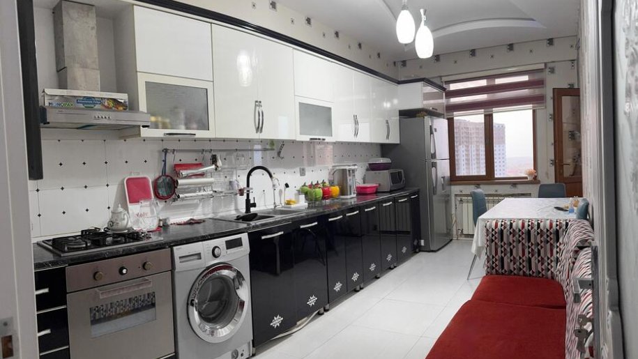 Satılır 3 otaqlı yeni tikili, 109 m², İnşaatçılar m.-7