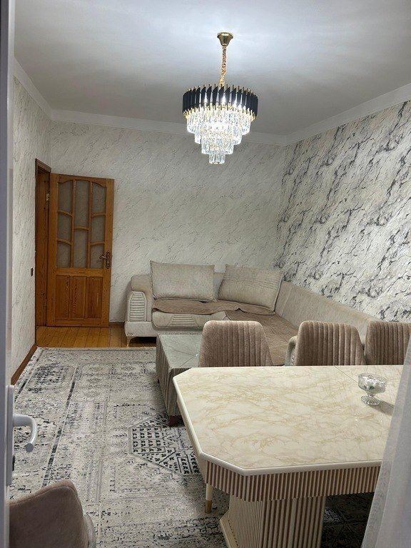 Satılır 3 otaqlı köhnə tikili, 90 m², Azadlıq Prospekti m.-2