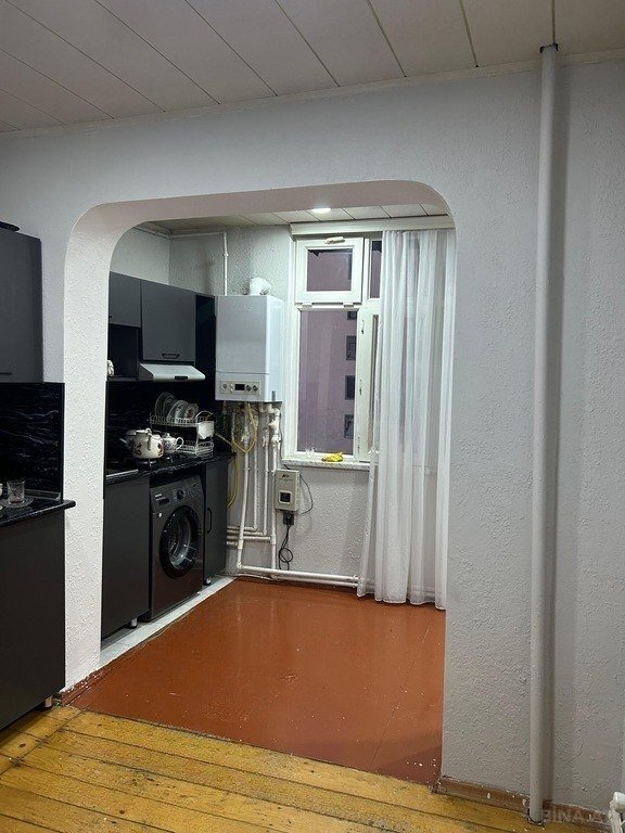 Satılır 3 otaqlı köhnə tikili, 90 m², Azadlıq Prospekti m.-7