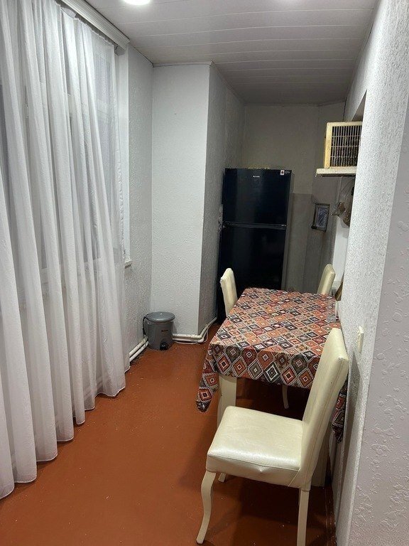 Satılır 3 otaqlı köhnə tikili, 90 m², Azadlıq Prospekti m.-9