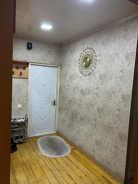 Satılır 3 otaqlı köhnə tikili, 90 m², Azadlıq Prospekti m.-12