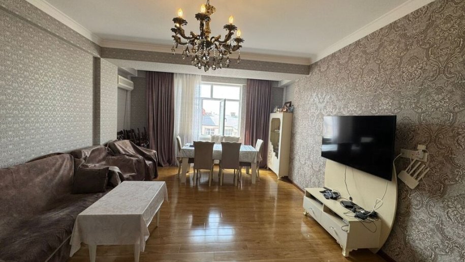 Satılır 4 otaqlı yeni tikili, 145 m², İnşaatçılar m.-1