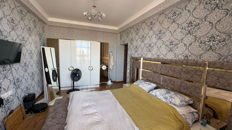 Satılır 4 otaqlı yeni tikili, 145 m², İnşaatçılar m.-6