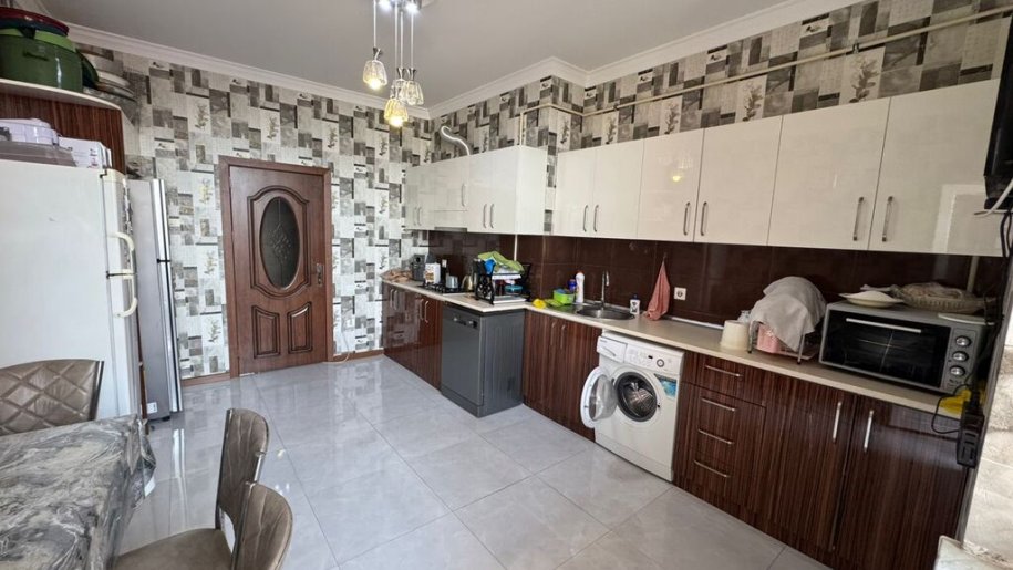 Satılır 4 otaqlı yeni tikili, 145 m², İnşaatçılar m.-10