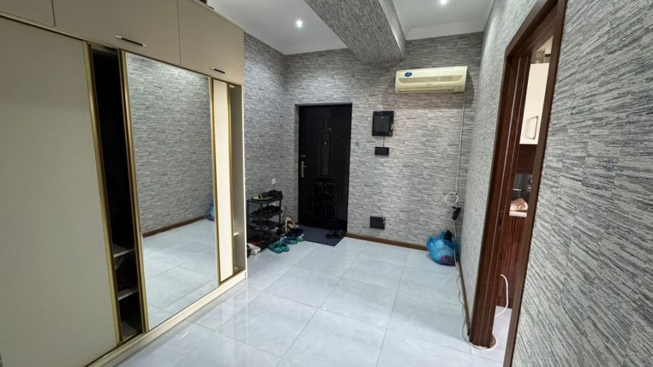 Satılır 4 otaqlı yeni tikili, 145 m², İnşaatçılar m.-11