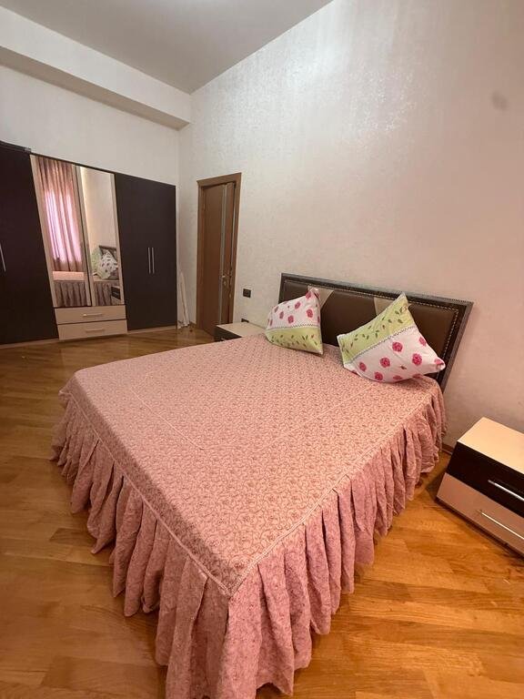 Kirayə verilir 2 otaqlı yeni tikili, 85 m², 8 noyabr-1