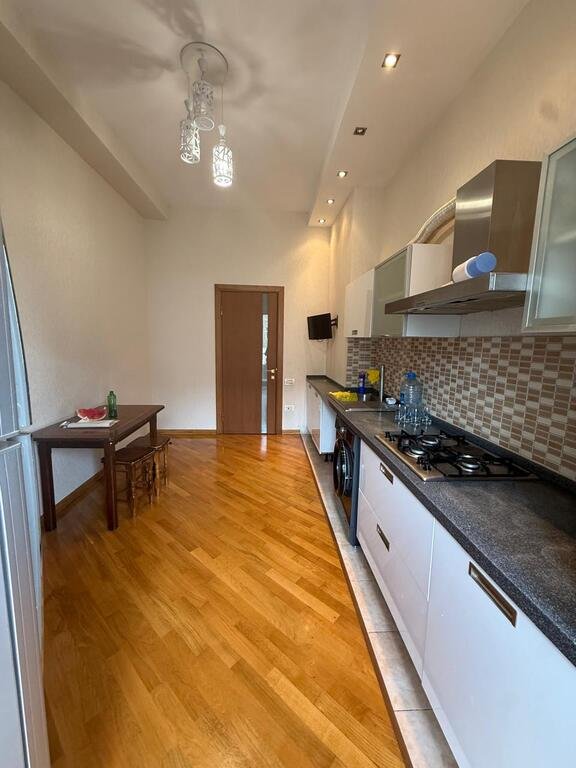 Kirayə verilir 2 otaqlı yeni tikili, 85 m², 8 noyabr-13