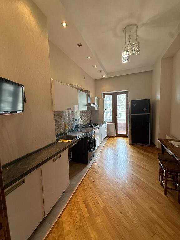 Kirayə verilir 2 otaqlı yeni tikili, 85 m², 8 noyabr-14