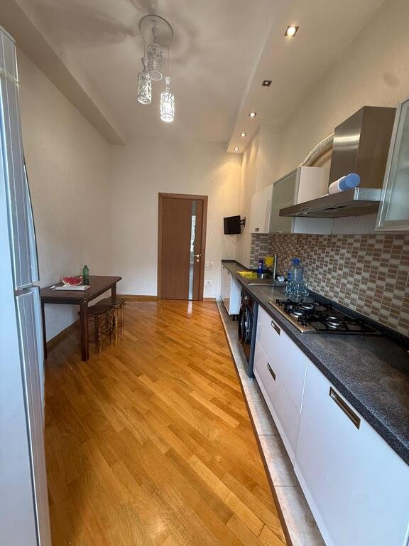 Kirayə verilir 2 otaqlı yeni tikili, 85 m², 8 noyabr-15