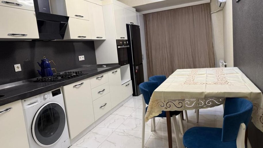 Kirayə verilir 3 otaqlı yeni tikili, 145 m², Xətai m.-1