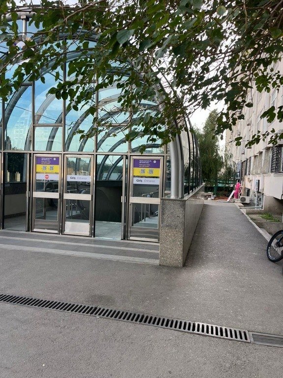 85 m<sup>2</sup> obyekt satılır, 8 noyabr-12