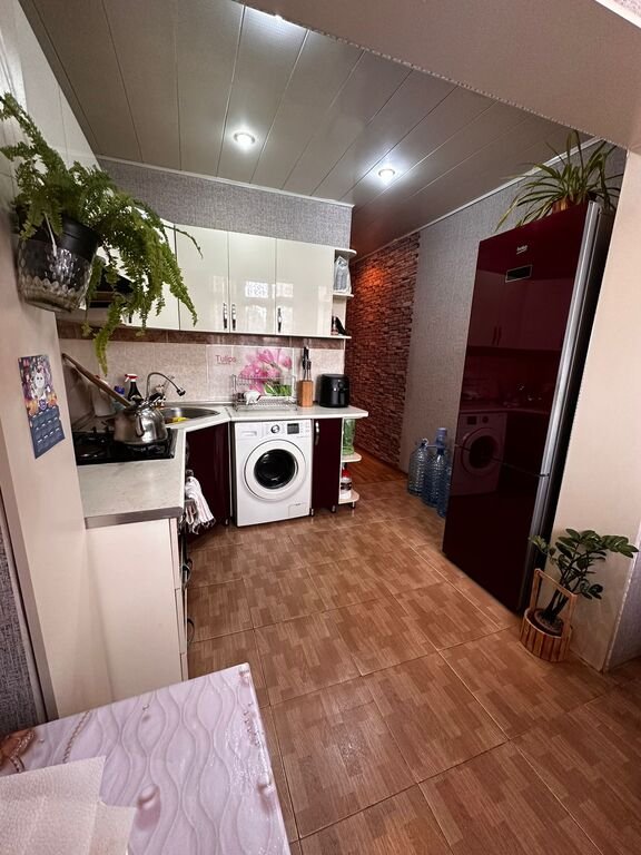 Satılır 3 otaqlı köhnə tikili, 85 m², Həzi Aslanov m.-13