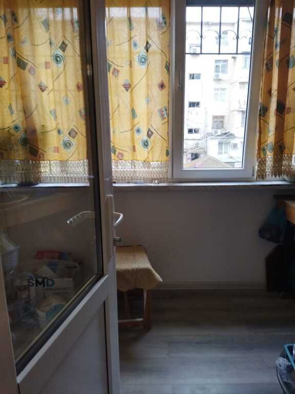 Satılır 4 otaqlı köhnə tikili, 75 m², Neftçilər m.-9