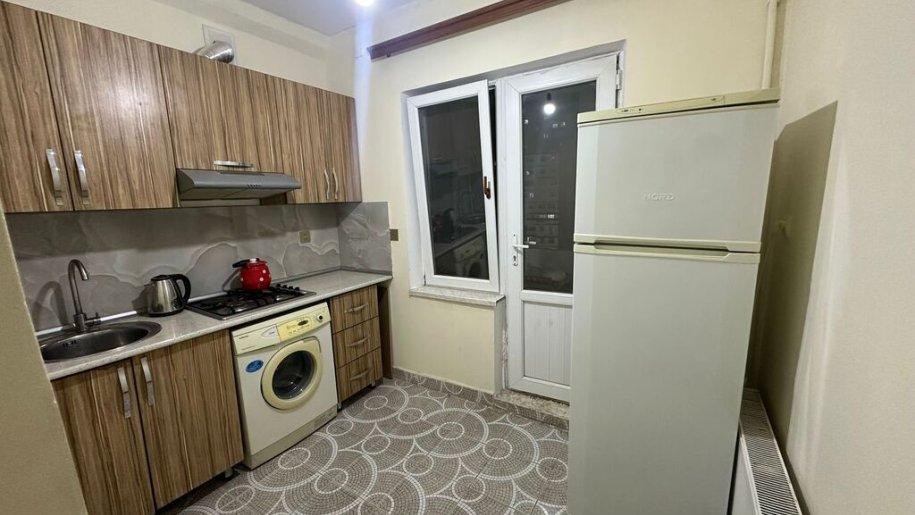 Satılır 1 otaqlı köhnə tikili, 40 m², Yeni Yasamal-5