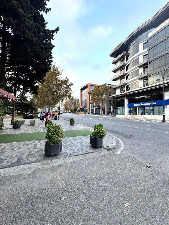 40 m<sup>2</sup> ofis icarəyə verilir, 28 May m.-1