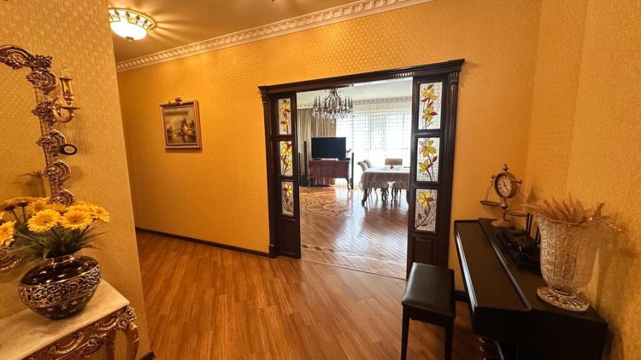 Satılır 3 otaqlı yeni tikili, 130 m², Gənclik m.-6