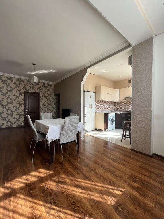 Satılır 2 otaqlı köhnə tikili, 48 m², Qara Qarayev m.-11