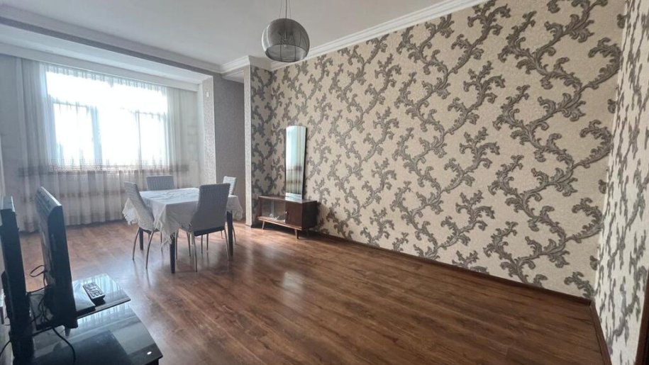 Satılır 2 otaqlı köhnə tikili, 48 m², Qara Qarayev m.-14