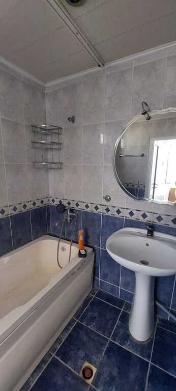 Kirayə verilir 3 otaqlı köhnə tikili, 130 m², 28 May m.-5
