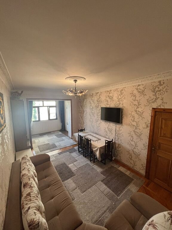 Satılır 3 otaqlı köhnə tikili, 80 m², Azadlıq Prospekti m.-1