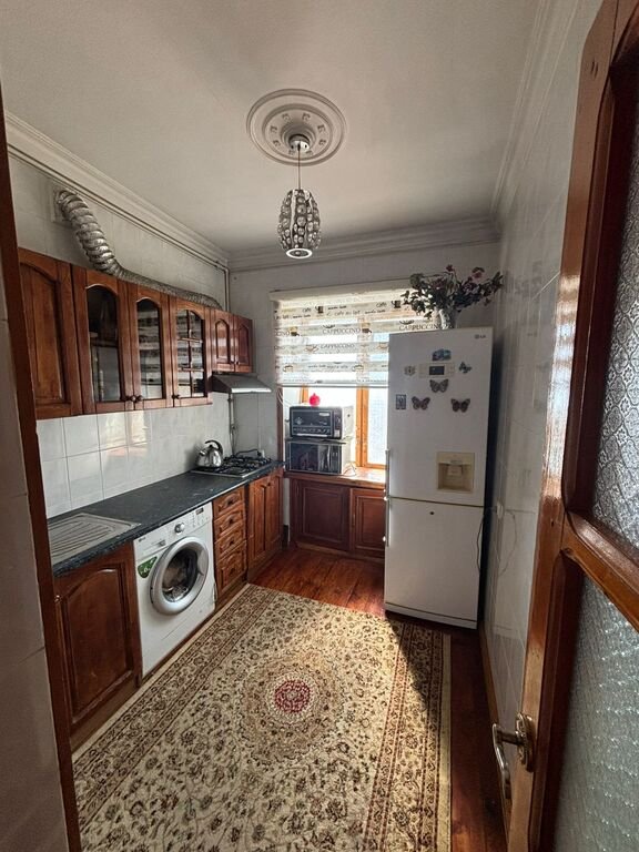 Satılır 3 otaqlı köhnə tikili, 80 m², Azadlıq Prospekti m.-2