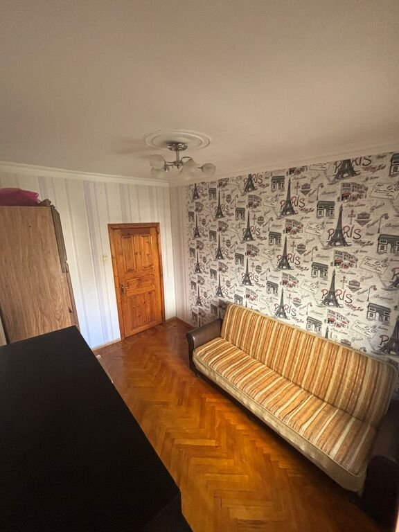 Satılır 3 otaqlı köhnə tikili, 80 m², Azadlıq Prospekti m.-9