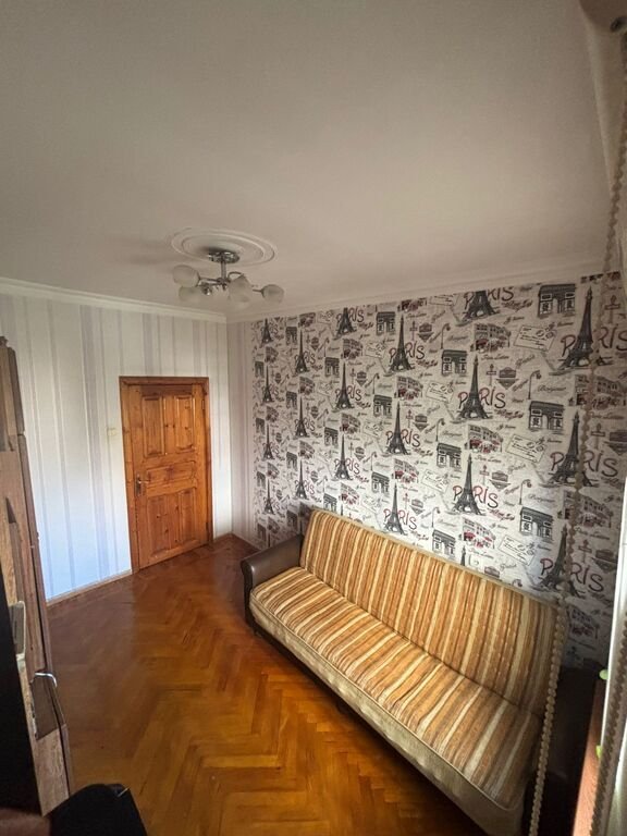 Satılır 3 otaqlı köhnə tikili, 80 m², Azadlıq Prospekti m.-11