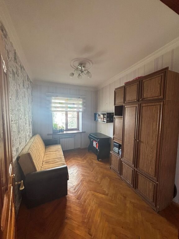 Satılır 3 otaqlı köhnə tikili, 80 m², Azadlıq Prospekti m.-12