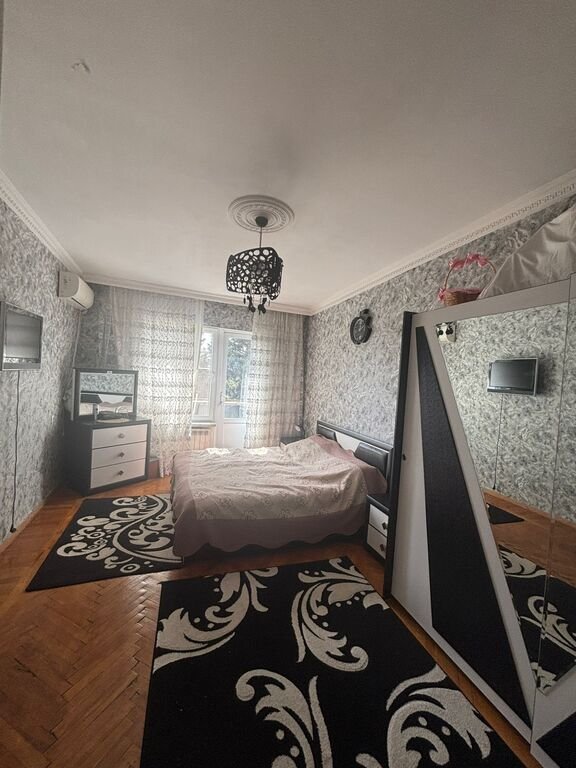 Satılır 3 otaqlı köhnə tikili, 80 m², Azadlıq Prospekti m.-14
