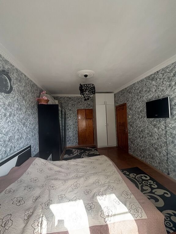 Satılır 3 otaqlı köhnə tikili, 80 m², Azadlıq Prospekti m.-15