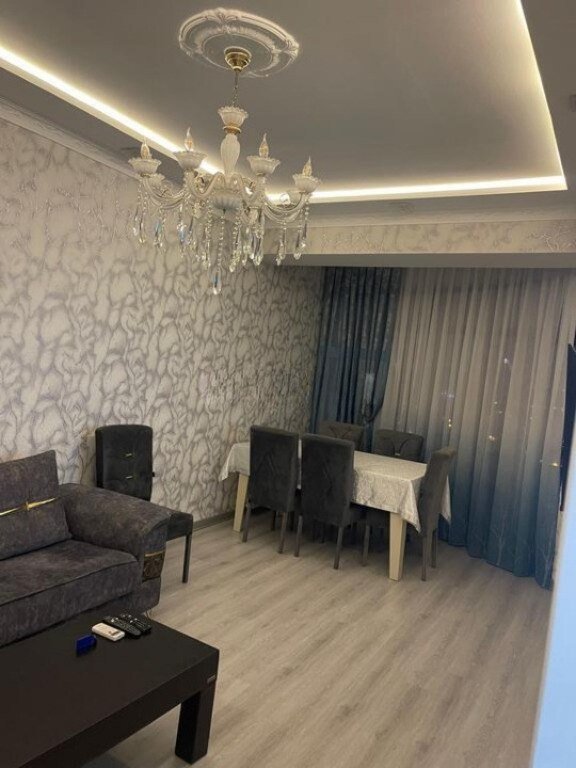 Kirayə verilir 2 otaqlı yeni tikili, 70 m², 28 May m.-3