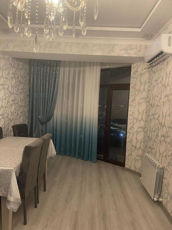 Kirayə verilir 2 otaqlı yeni tikili, 70 m², 28 May m.-4