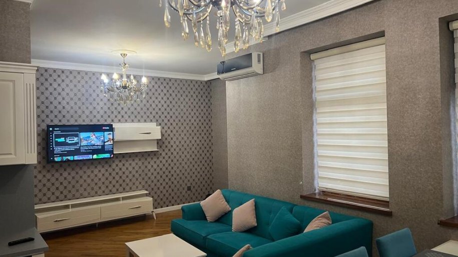 Kirayə verilir 2 otaqlı yeni tikili, 90 m², 28 May m.-1