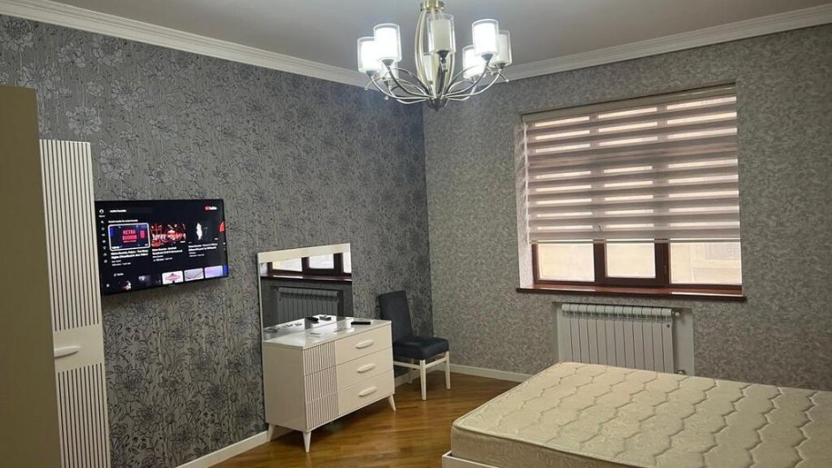 Kirayə verilir 2 otaqlı yeni tikili, 90 m², 28 May m.-5