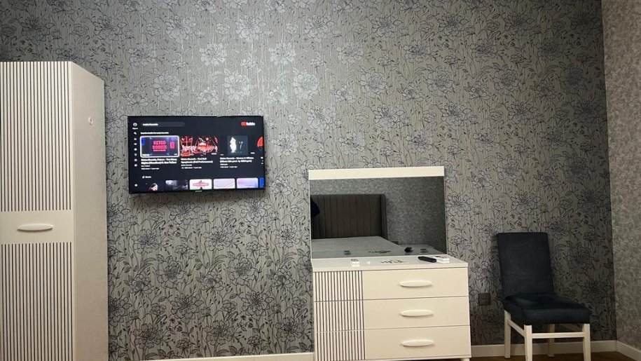 Kirayə verilir 2 otaqlı yeni tikili, 90 m², 28 May m.-6