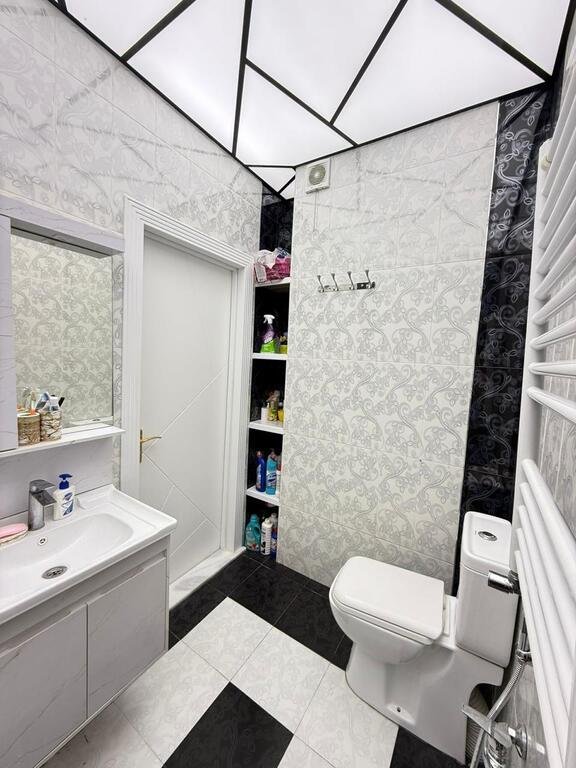 Satılır 3 otaqlı yeni tikili, 70 m², Neftçilər m.-4