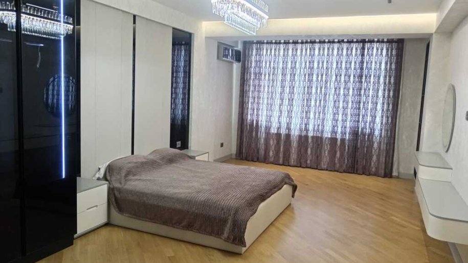 Kirayə verilir 5 otaqlı yeni tikili, 160 m², İçərişəhər m.-1